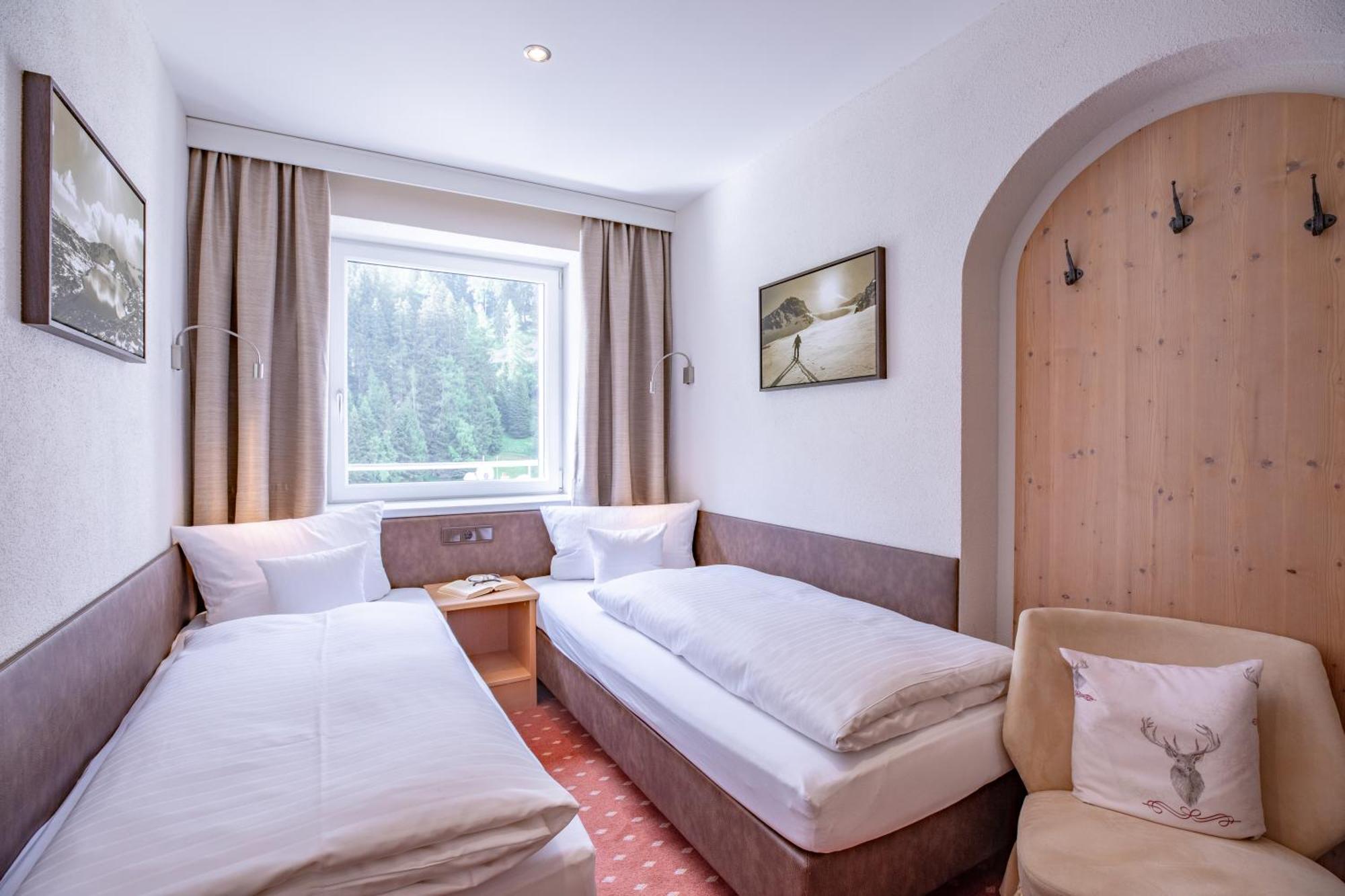 Patteriol Apart-Hotel-Garni Sankt Anton am Arlberg Bagian luar foto