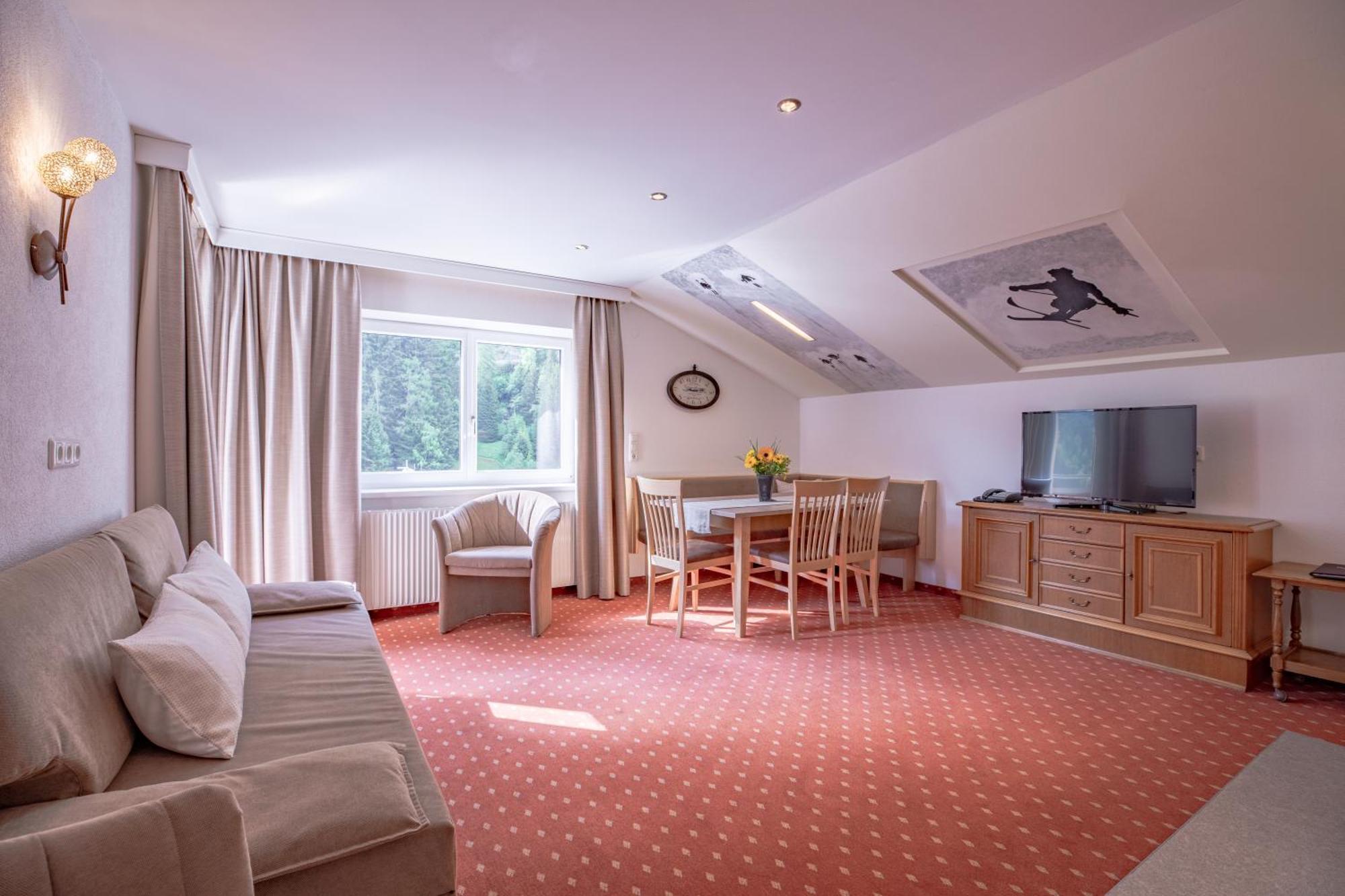 Patteriol Apart-Hotel-Garni Sankt Anton am Arlberg Bagian luar foto